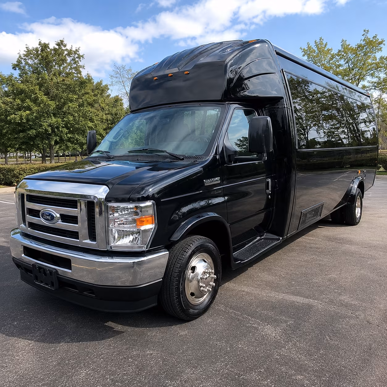 airport shuttle buses for convention groups flying into detroit metro