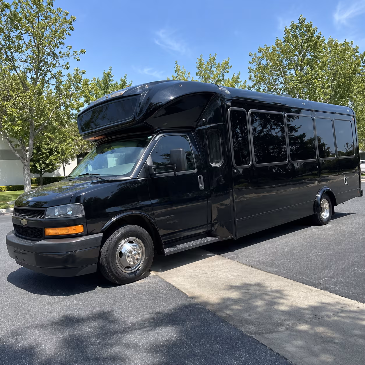 arrange bus rentals for out of town wedding guests flying into detroit metro airport