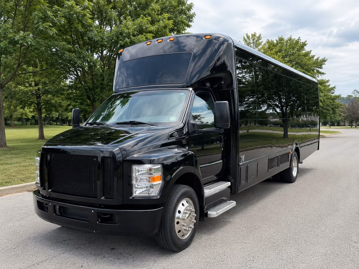 large scale convention shuttle buses for wayne county corporate groups