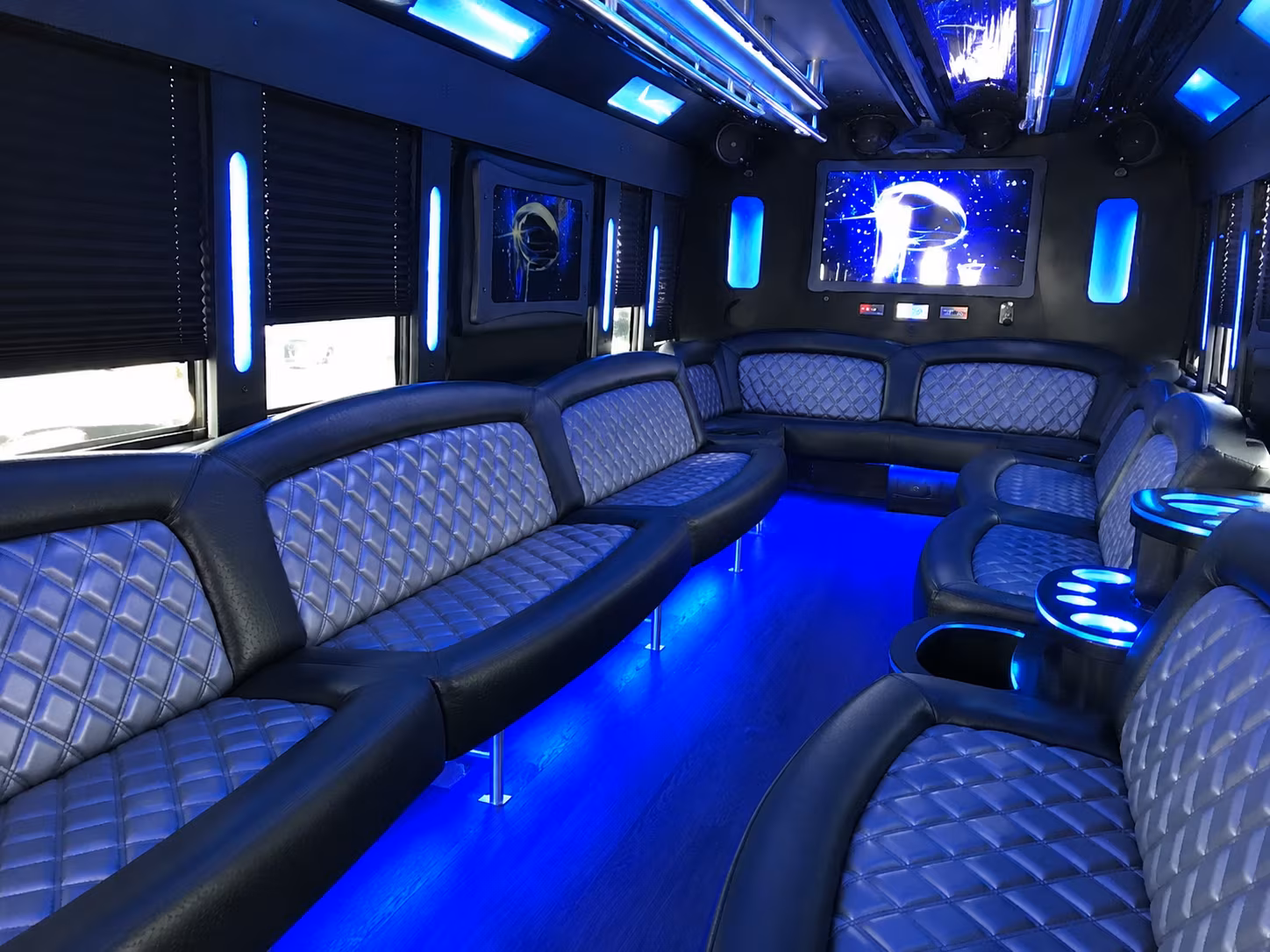 party buses and charter buses to michigan wolverines games at michigan stadium